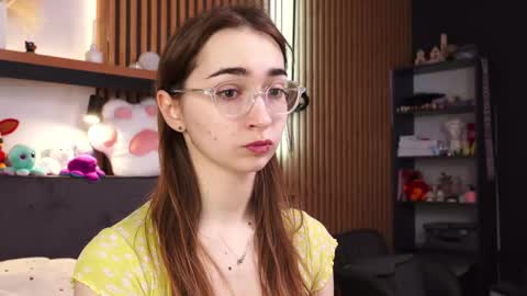 Polly online show from March 18, 6:51 am