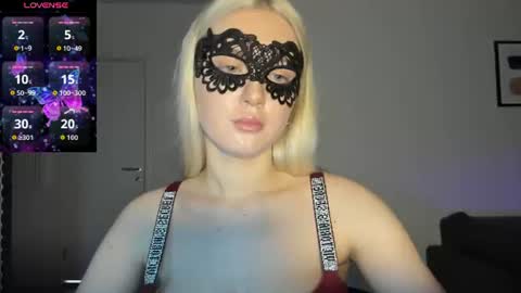 polly_skil online show from June 13, 9:01 pm