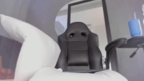 POLLY online show from November 11, 11:29 am