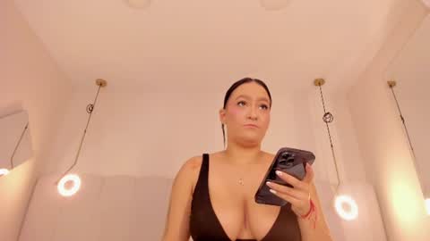 POLLY online show from June 30, 7:13 pm