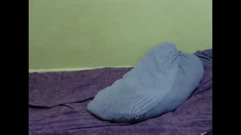 precious_nesh online show from December 3, 1:13 pm