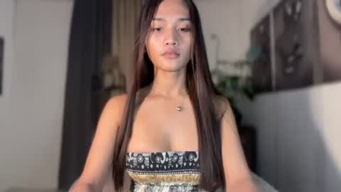 ur hot and wet precious online show from June 18, 9:14 am