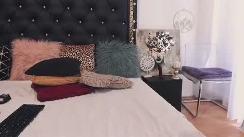 Ailyn online show from July 16, 10:42 am