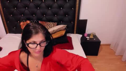 Snapshot of preciousailly chatting on September 29, 4:28 am Ailyn online show from September 29, 4:28 am