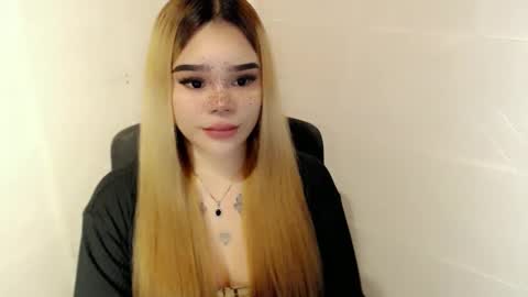 MAXXINE online show from February 2, 2:54 am