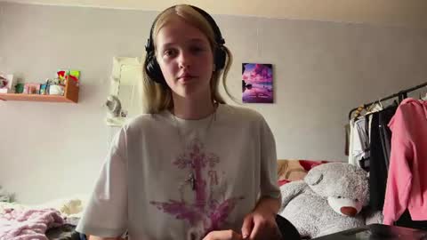 Lisa online show from July 9, 8:28 am