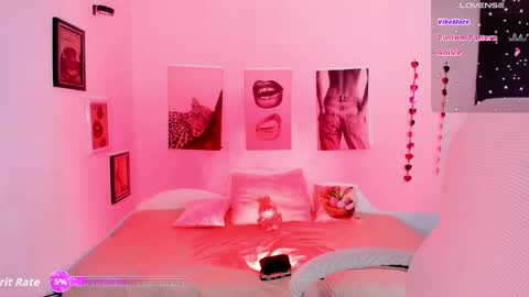pretti scarlett online show from June 4, 1:44 am