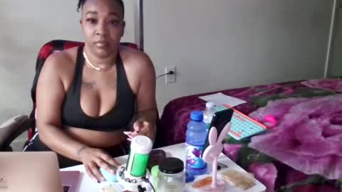 Yasmine pretty online show from July 7, 5:59 pm