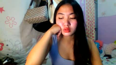 pretty_am online show from November 18, 2:51 pm