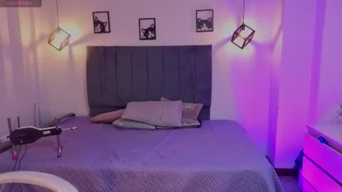 pretty online show from July 1, 3:06 am