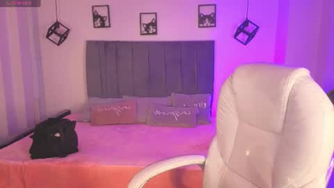 pretty online show from July 26, 3:36 am