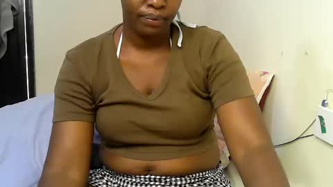 pretty_kylah online show from July 8, 11:12 am