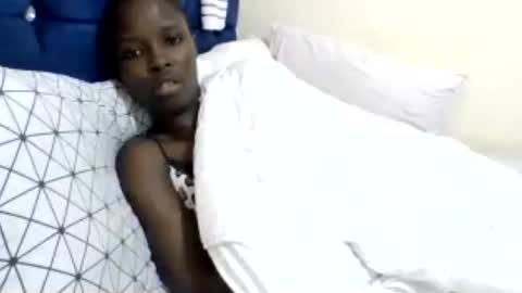 pretty_petite_ebony online show from June 27, 12:22 pm