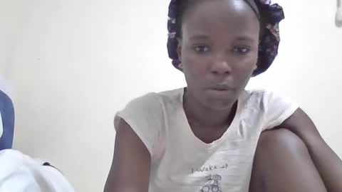 pretty_petite_ebony online show from July 17, 1:21 am
