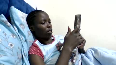 pretty_petite_ebony online show from August 4, 2:17 am