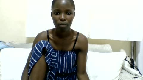 pretty_petite_ebony online show from July 2, 8:31 am