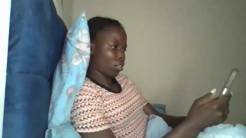 pretty_petite_ebony online show from February 11, 7:32 am