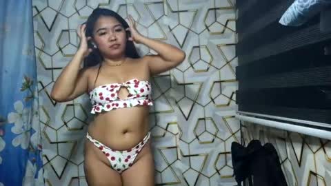 pretty_pharsa online show from July 22, 6:42 pm