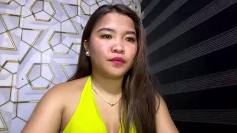pretty_pharsa online show from July 13, 3:35 pm