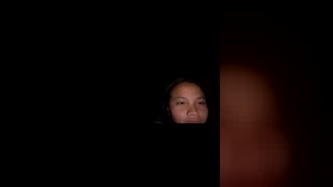 pretty_yanaah16 online show from March 4, 11:39 am