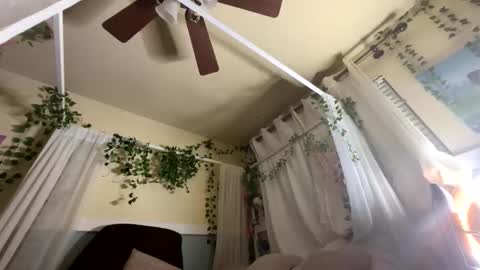 prettyblackgal online show from November 17, 8:37 am