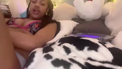 prettyblackgal online show from March 15, 4:47 am