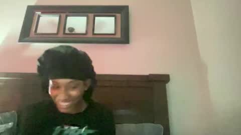 prettyfacefemale online show from May 20, 5:04 am