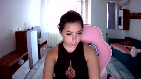 prettyjulliette online show from September 16, 2:58 pm
