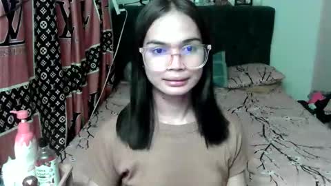 prettykhelcy online show from June 9, 12:04 pm