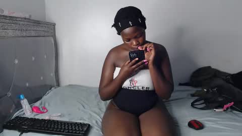 Snapshot of prettysmiles1 chatting on September 16, 6:10 am prettysmiles1 online show from September 16, 6:10 am
