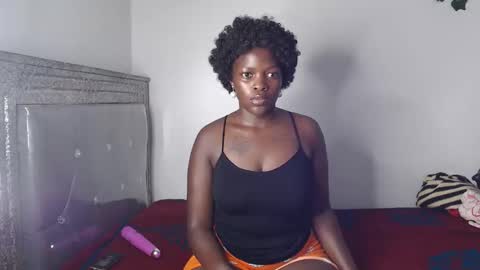 Snapshot of prettysmiles1 chatting on September 19, 8:57 am prettysmiles1 online show from September 19, 8:57 am