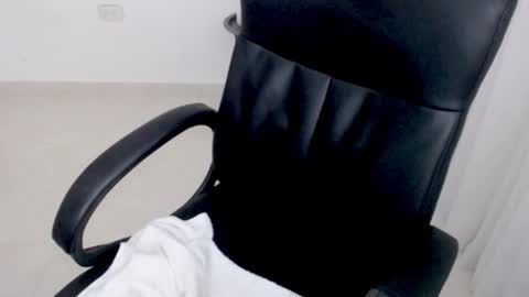 valery dollx online show from January 19, 1:35 am