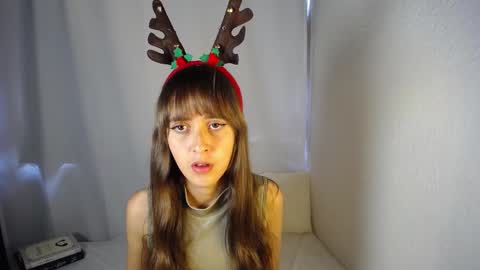 Snapshot of princess_emily69 chatting on December 30, 4:18 pm Emily online show from December 30, 4:18 pm