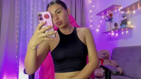    INDEPENDENT MODEL online show from February 1, 4:33 am