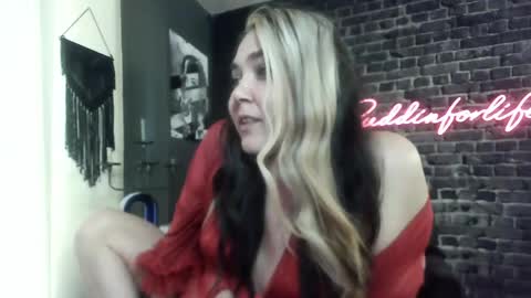 Krystle online show from April 30, 1:49 pm