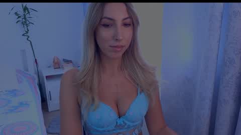 Snapshot of purevibrations chatting on September 24, 11:53 am Isabelle online show from September 24, 11:53 am