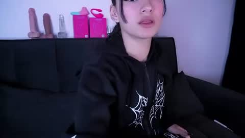Alynn online show from June 24, 8:57 am