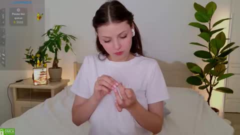 Snapshot of pusichka_ chatting on September 25, 8:02 am Diana    Onlyfans  online show from September 25, 8:02 am