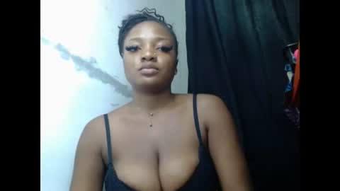 pussyxwetx online show from June 17, 11:50 pm