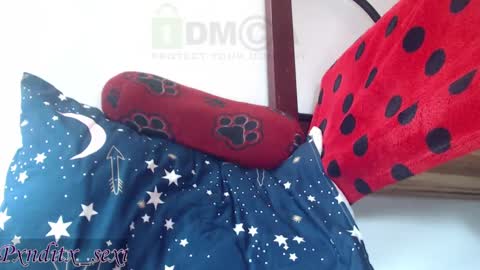 Snapshot of pxnditx_sexi chatting on February 19, 4:11 pm Abigail aby online show from February 19, 4:11 pm