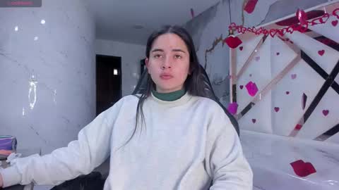 Qetsyah online show from February 16, 1:00 pm