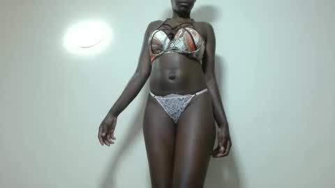 queen ema online show from November 16, 7:36 pm