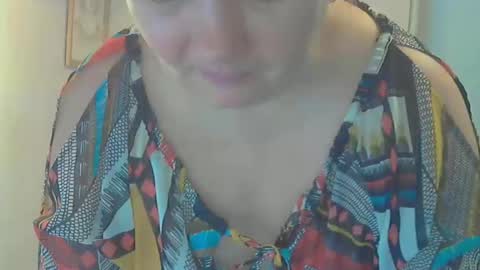 Snapshot of queen_jane8 chatting on December 16, 12:27 pm queen_jane8 online show from December 16, 12:27 pm