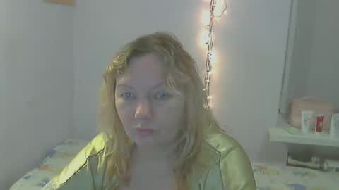 Snapshot of queen_jane8 chatting on December 8, 6:17 pm queen_jane8 online show from December 8, 6:17 pm