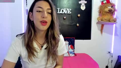 queen_natttyy online show from December 3, 3:18 am