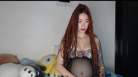 queen_of_m111lk online show from November 9, 3:46 am