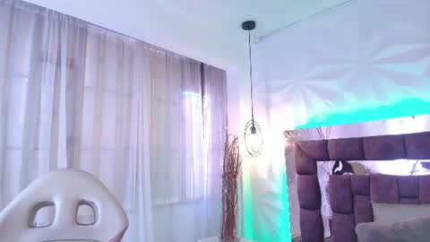   online show from July 7, 12:19 pm