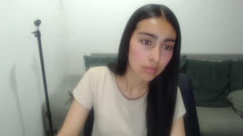 queenbyte_18 online show from October 24, 7:54 pm