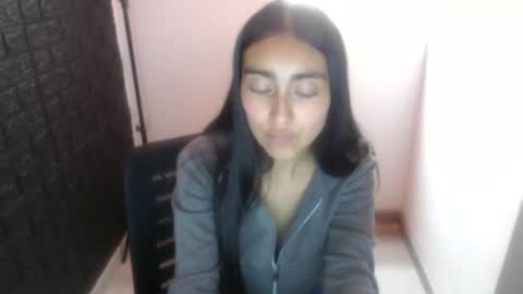 queenbyte_18 online show from November 18, 7:48 pm