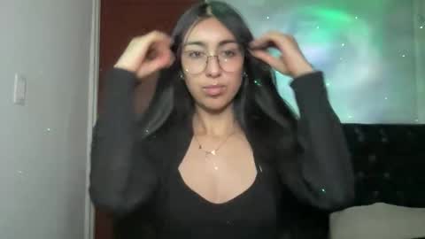 queenbyte_18 online show from April 29, 3:54 am